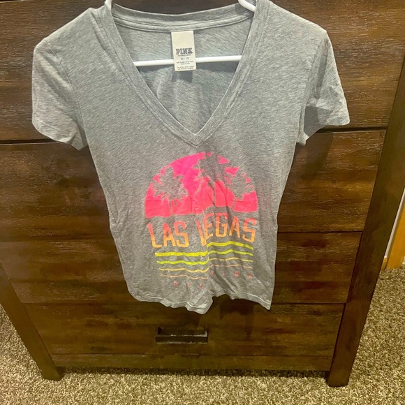 🩵🩶VS PINK‎ LASVEGAS SHIRT XS - Picture 1 of 3